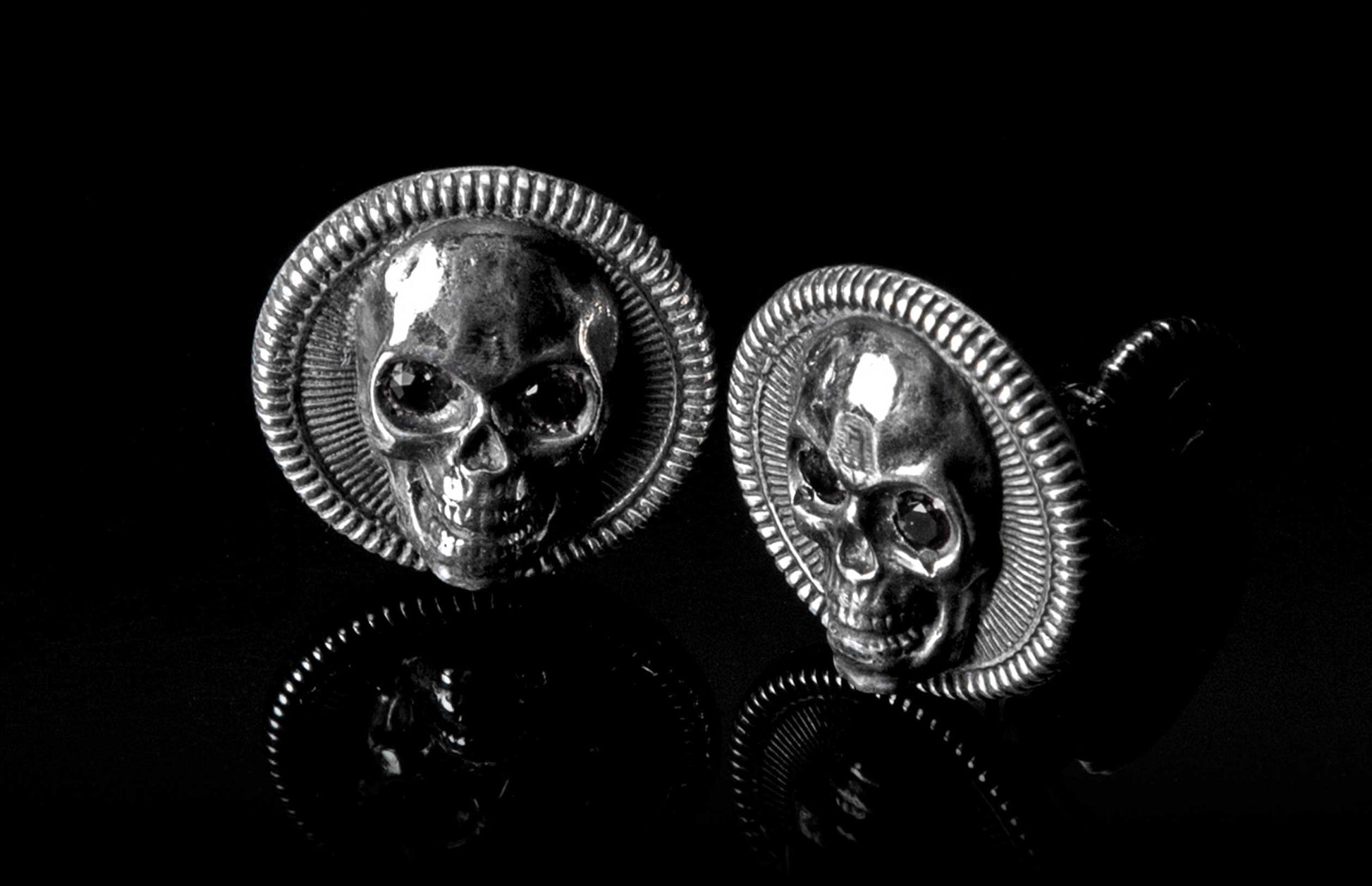 The Black Diamond Men's Sterling Silver Skull Cufflinks