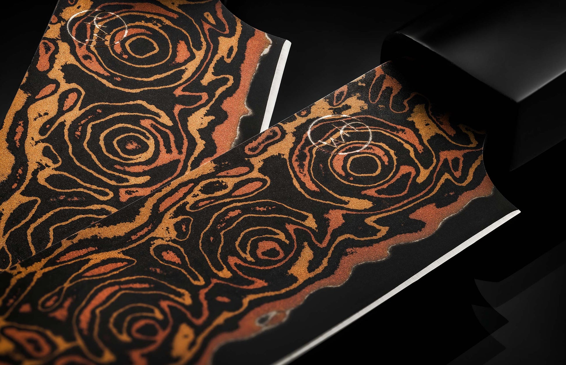 swirled pattern in knife blade