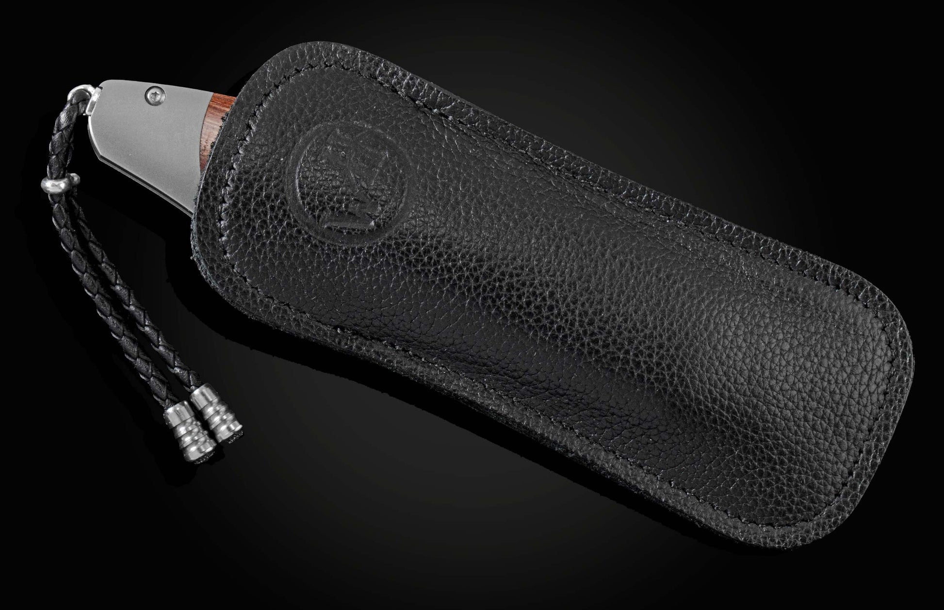 The ‘Buckeye’ pocket knife from William Henry features a titanium frame