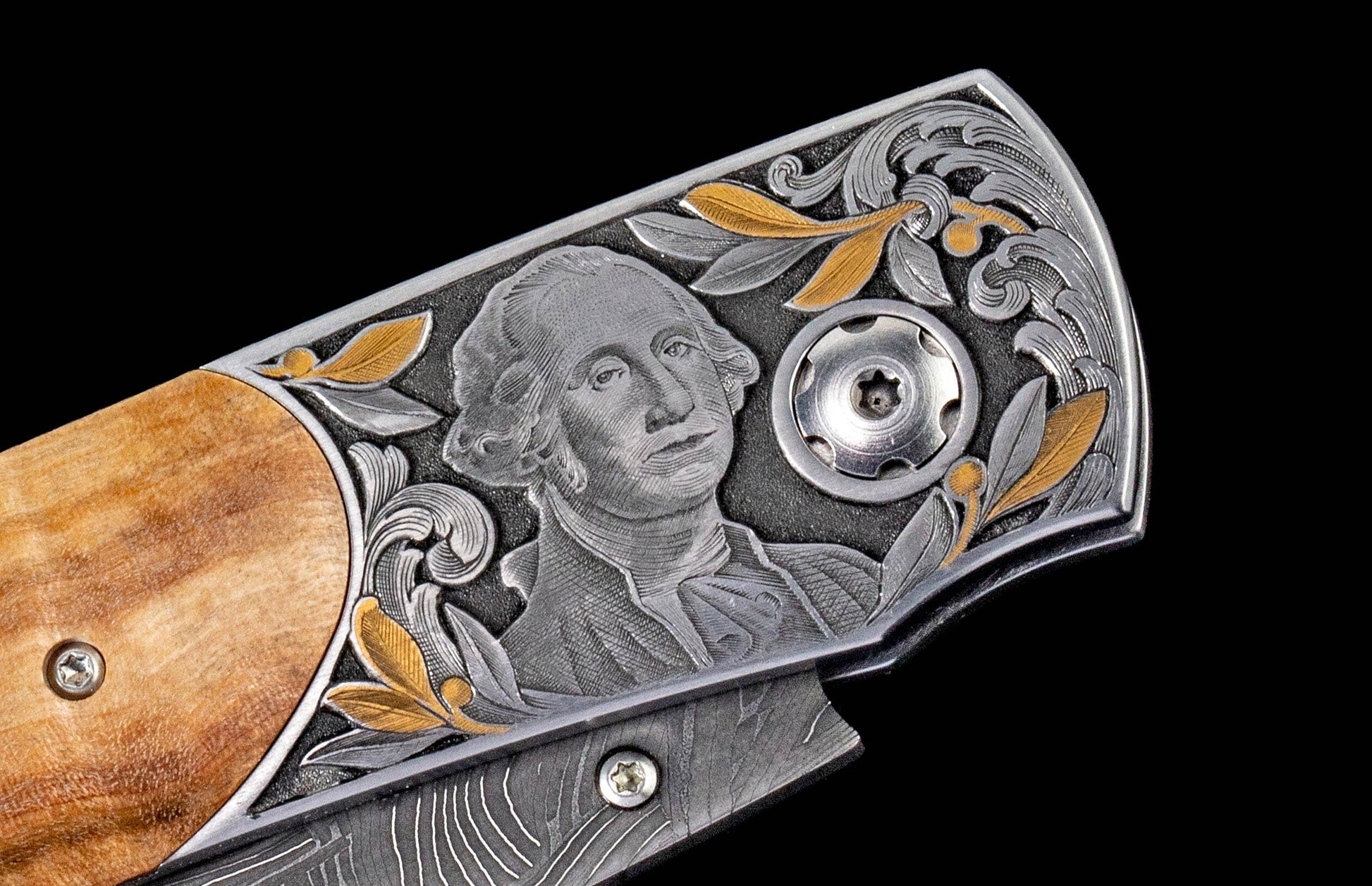 A Horse Chestnut and Black Onyx Pocket Knife 