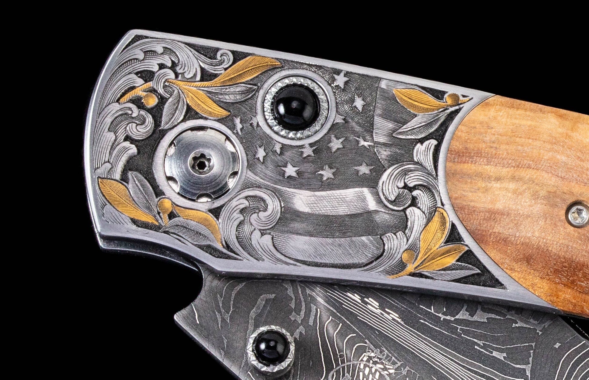 A Horse Chestnut and Black Onyx Pocket Knife 