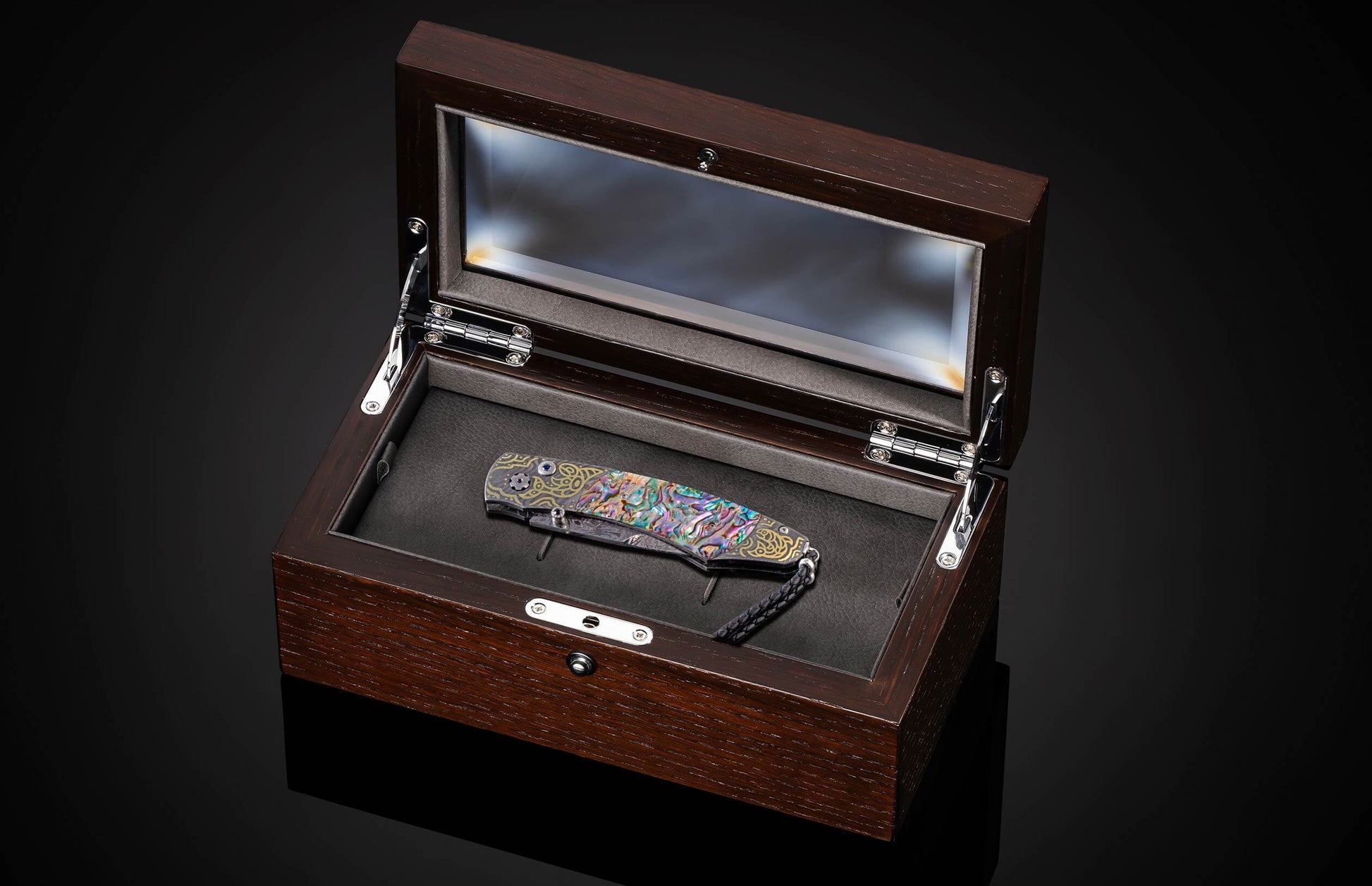  hand-engraved with 18k green gold by Tyler Prince