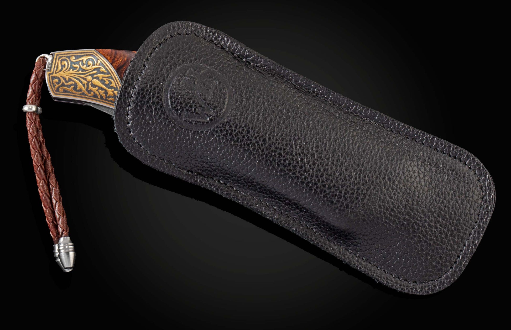 Handcrafted pocket knife from William Henry features a beautiful frame in 24K gold Koftgari