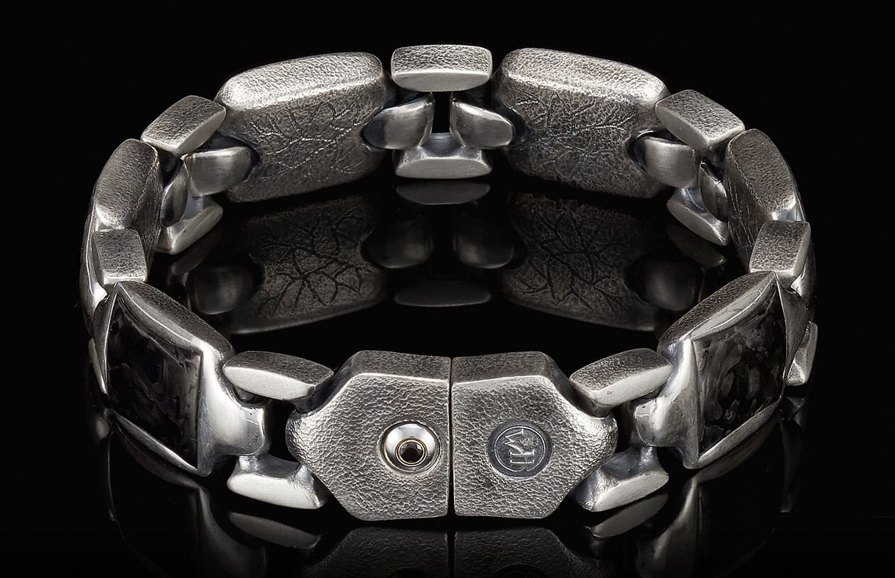 Carbon Retro
