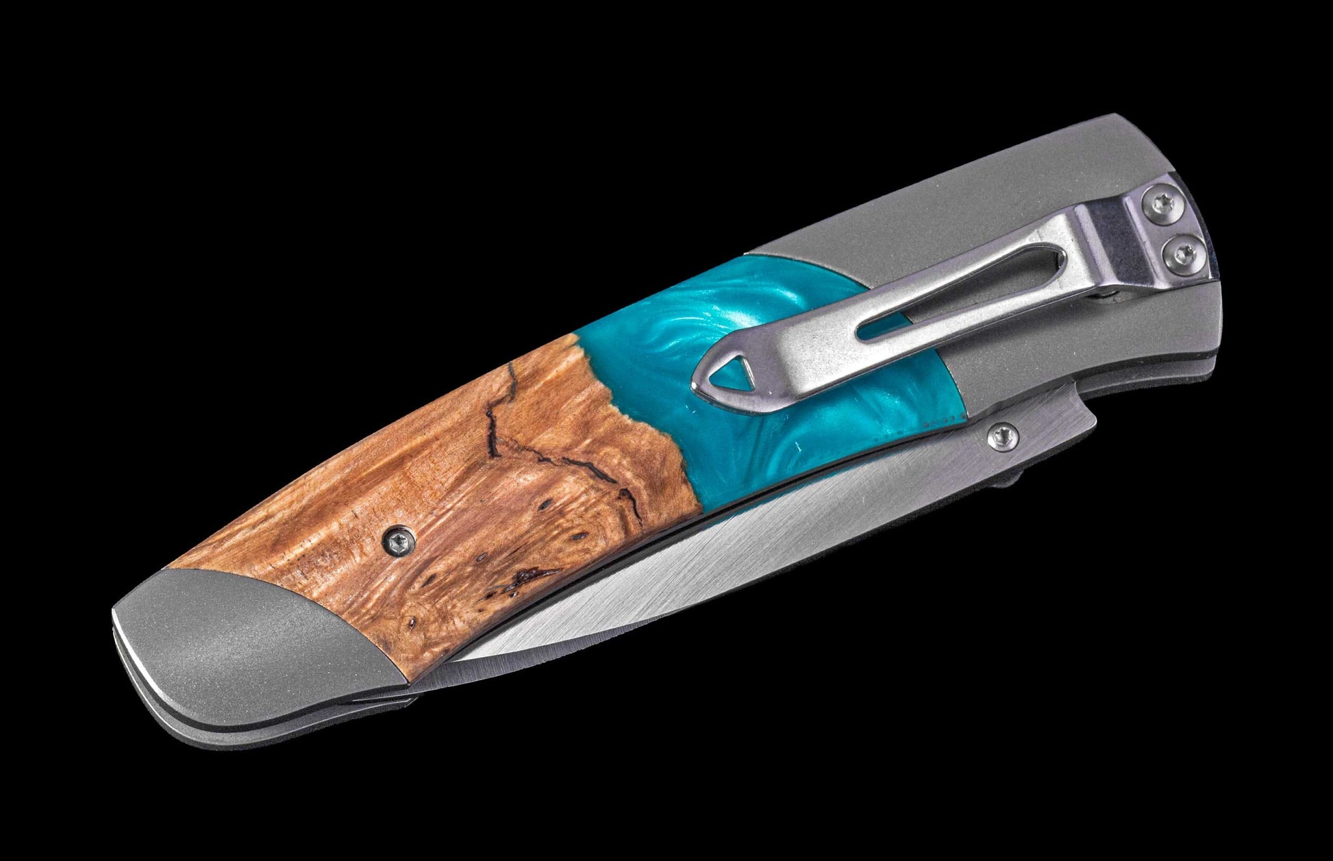  and damascus steel blade.