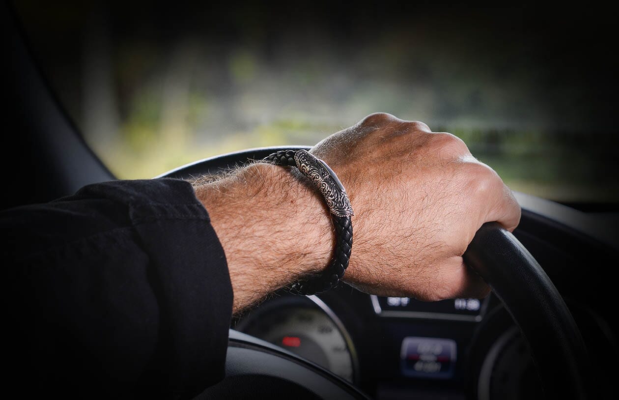 エリートブレスレット Black Leather Wrap Bracelet-Necklace w Silver Beads