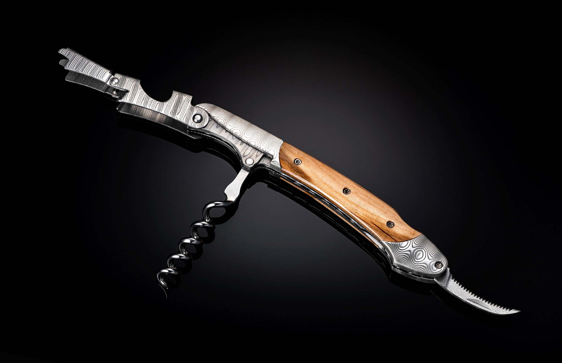  and foil cutter featuring inlays cut from the vines of the original Eyrie Vinyard Pinot Noir