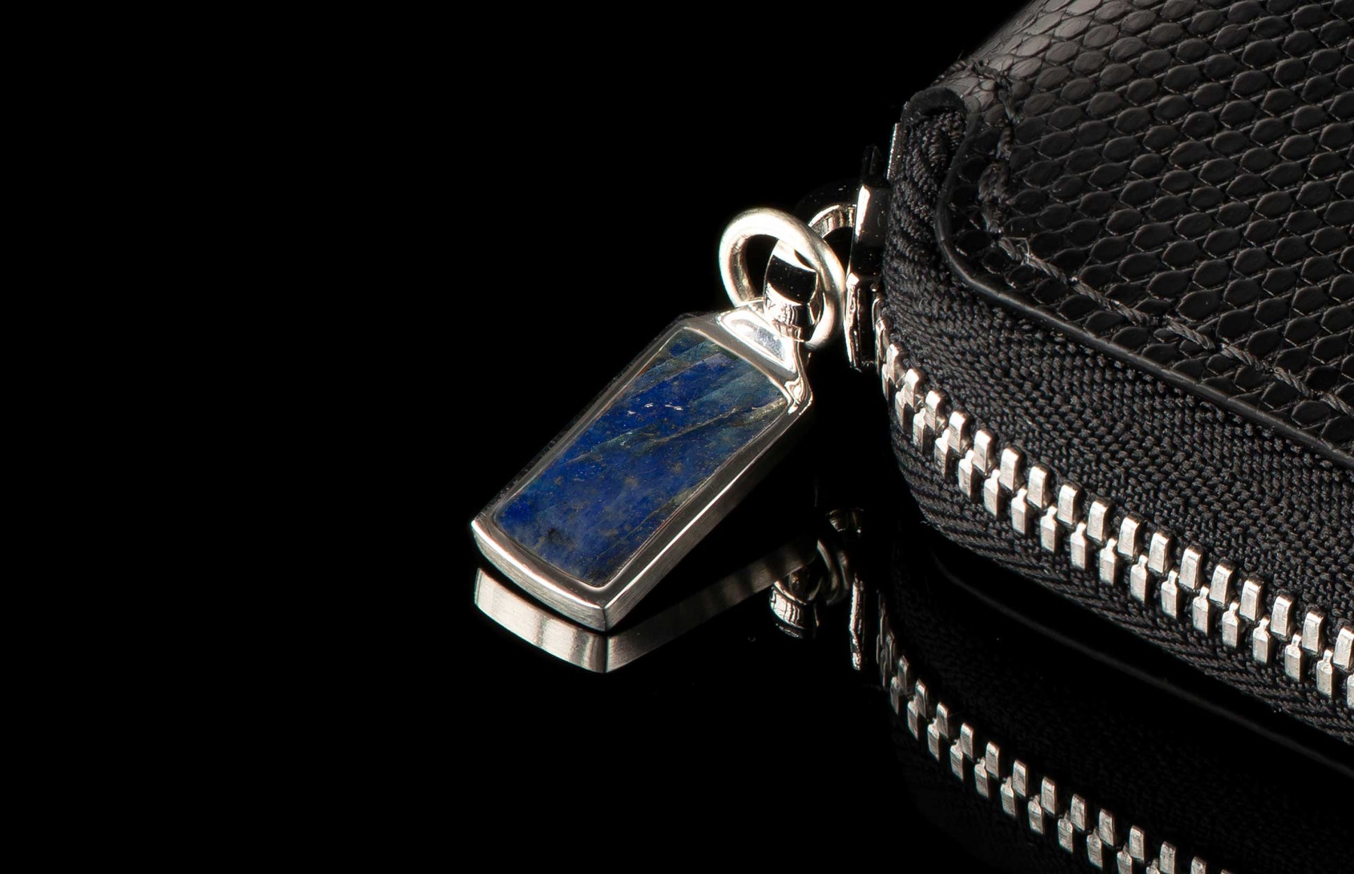 Zipper Bi-Fold