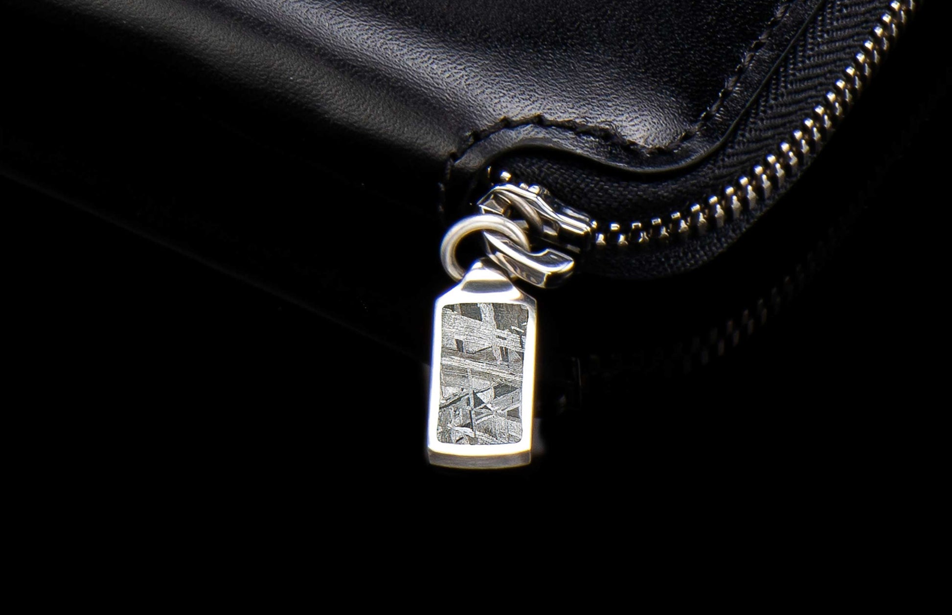 ZW MC BLK MET|
